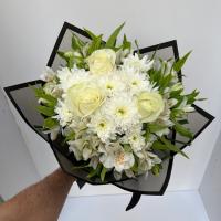 دسته گل رز هلندی با عروس ۱