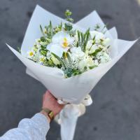 دسته گل بهاره سفید