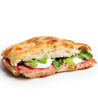 ساندویچ فوکاچیو سالامی