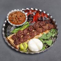 خوراک کباب کوبیده با دورچین دو سیخ