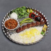 چلو کباب کوبیده مخصوص با دورچین یک سیخ