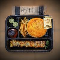 چلو جوجه کباب زعفرانی سینه (یک سیخ)