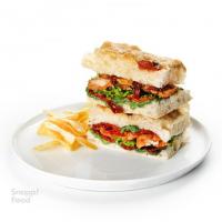 چاپاتا مرغ و پستو