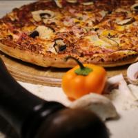 پیتزا ژامبون استیک ایتالیایی