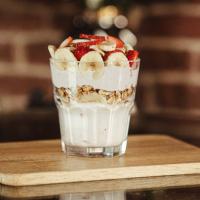 ماست و گرانولا