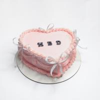 کیک تولد قلبی پاپیونی