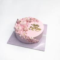 کیک خامه ای صورتی بزرگ