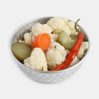 ترشی شور کلم و گوجه قرمز