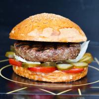 برگر ذغالی classic رویال