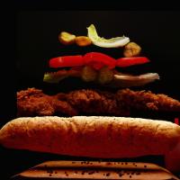 ساندویچ فیله مرغ سوخاری