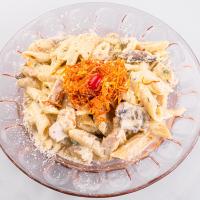 پاستا آلفردو با مرغ گریل