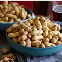 بادام زمینی با پوست شور