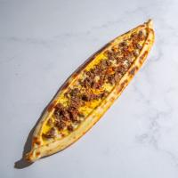 پیده کاوورما (Kavurmalı Pide)