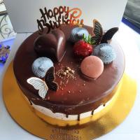 کیک تولد شکلاتی 