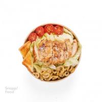 سالاد سزار با فیله مرغ گریل شده