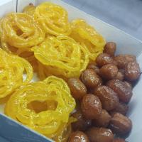 زولبیا و بامیه زعفرانی