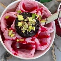 بستنی رولی توت فرنگی شکلات آناناس