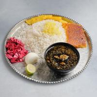 چلو خورشت قورمه سبزی با برنج ایرانی