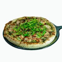 پیتزا پولو پستو ایتالیایی