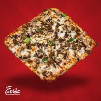 پیتزا گوشت و قارچ پنجره ای بزرگ