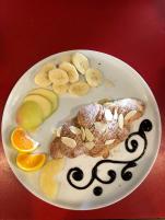 کروسان خامه، عسل، موز