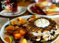 پنکیک با خامه عسل و موز