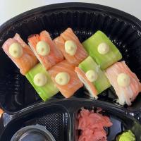 سوشی رینبو رول
