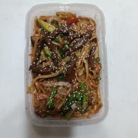 چاومین نودل گوشت