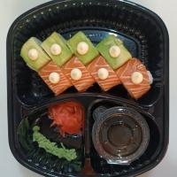 سوشی سالمون آواکادو