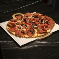 پیتزا سالوینا گوشت ایتالیایی