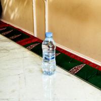 آب معدنی کوچک بطری