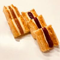 تارت نواری آلبالو و زرد آلو