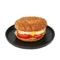 سیمیت تخم مرغ نیمرو ، پنیر گودا و گوجه فرنگی