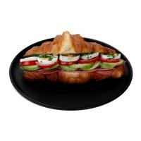 کروسان تخم مرع آب پز، آوواکادو، بیکن گوشت