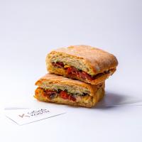 پنینی تخم مرغ و آووکادو 
