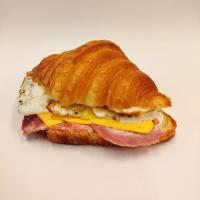 کروسان بیکن تخم مرغ