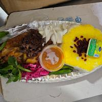 زرشک پلو با اکبر جوجه مخصوص