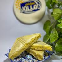 بستنی حصیری سنتی زعفرانی مغزدار