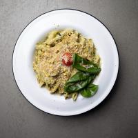 پاستا ریحان و پسته