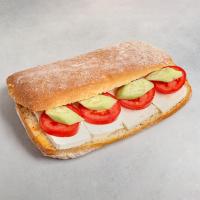 ساندویچ پنیر ، گوجه فرنگی و خیار