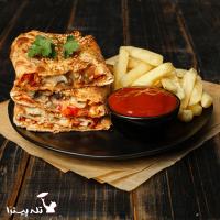 استرامبولی ژامبون پنیری