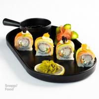 سوشی سلمن آووکادو معمولی