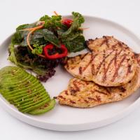 مرغ رژیمی با آووکادو