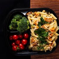 پاستا پنه فیله مرغ آلفردو