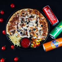 پیتزا رست چیکن بیف آمریکایی