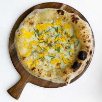 پیتزا کواتروفورماجی ایتالیایی