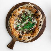 پیتزا ساسیج ایتالیایی