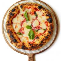 پیتزا مارگریتا ایتالیایی