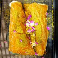 باقلوا مثلثی با سرشیر