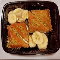 باقلوا مثلثی کوچک با سرشیر